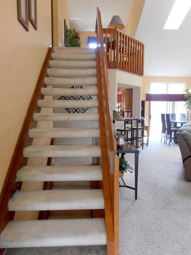 Graceful stair case in the entry