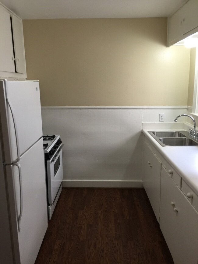 746 Beverly St, Houston, TX 77007 - photo 4