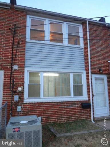 440 Burbank Ct, Halethorpe, MD 21227 - photo 3