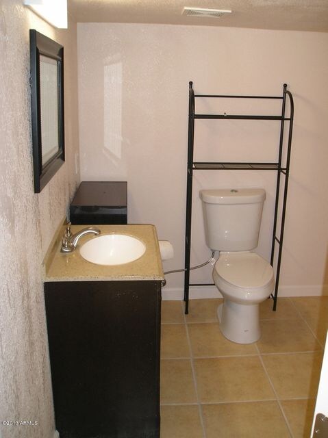 Mele Mesa Dr Rear Bathroom