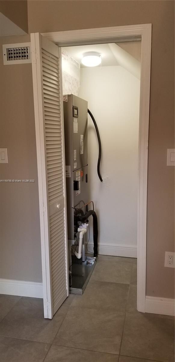 A/C CLOSET