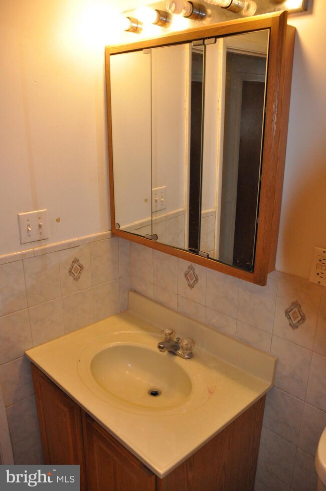 9307 Pella Place, Clinton, MD 20735 - photo 5