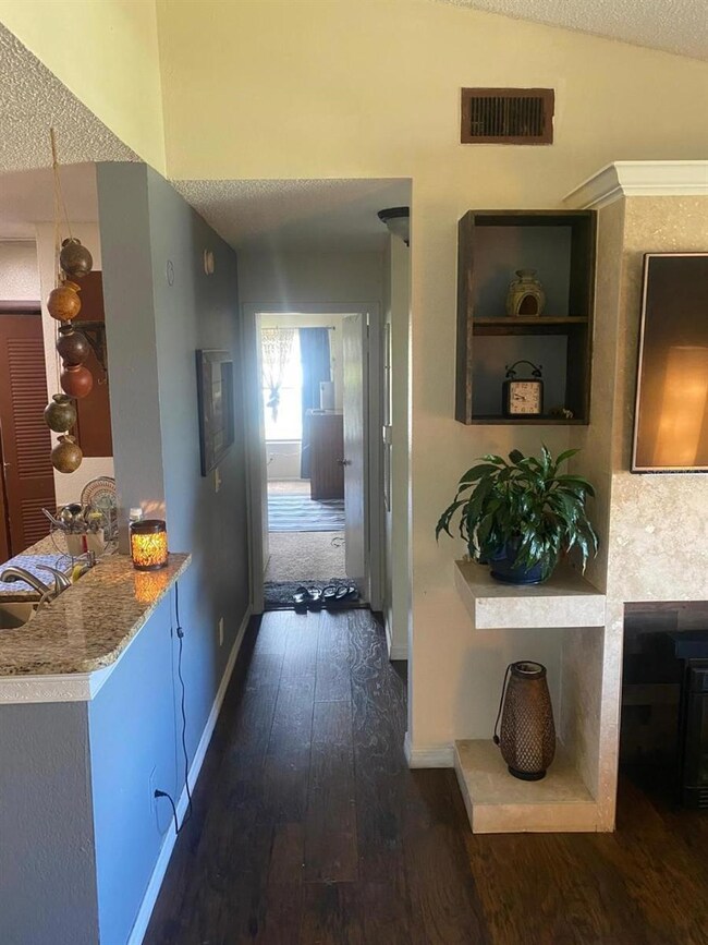 2030 Cascades Blvd unit 302, Kissimmee, FL 34741 - photo 3