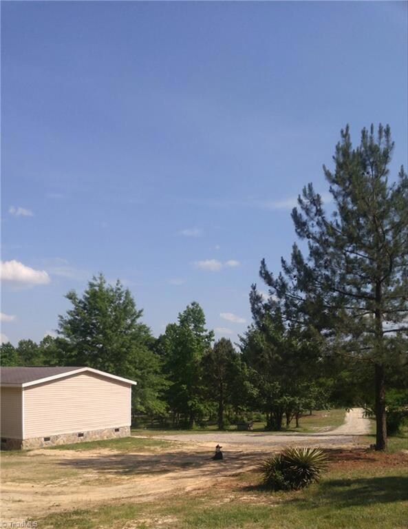 2512 Mountain View Rd, Asheboro, NC 27205 - photo 2