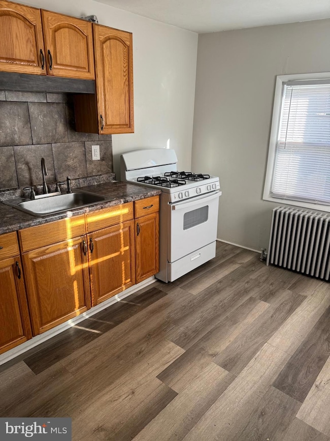 512 Laurel St, Reading, PA 19602 - photo 2