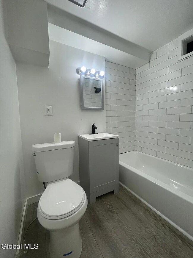 11 Myrtle Ave unit Basement, Albany, NY 12202 - photo 5