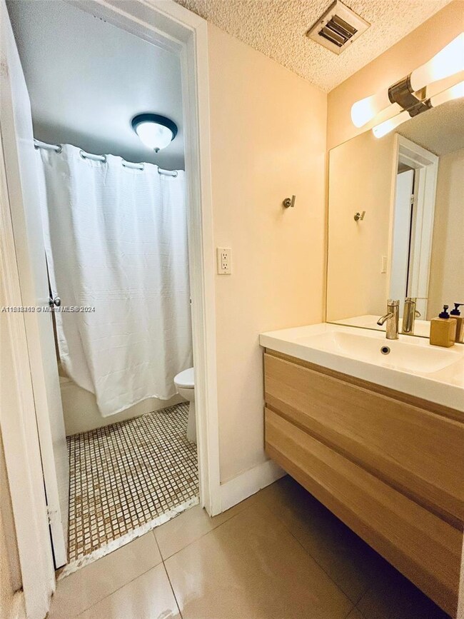 unlisted-address, Miami Beach, FL 33140 - photo 7