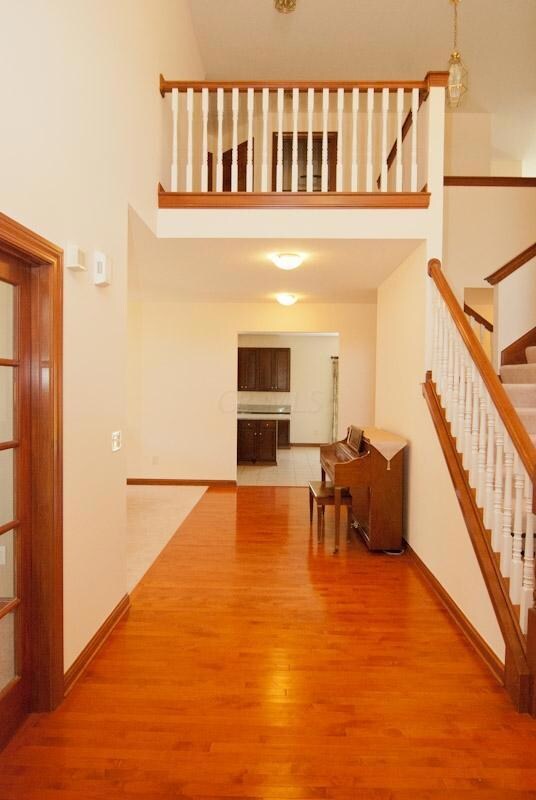 Foyer view to kitchen