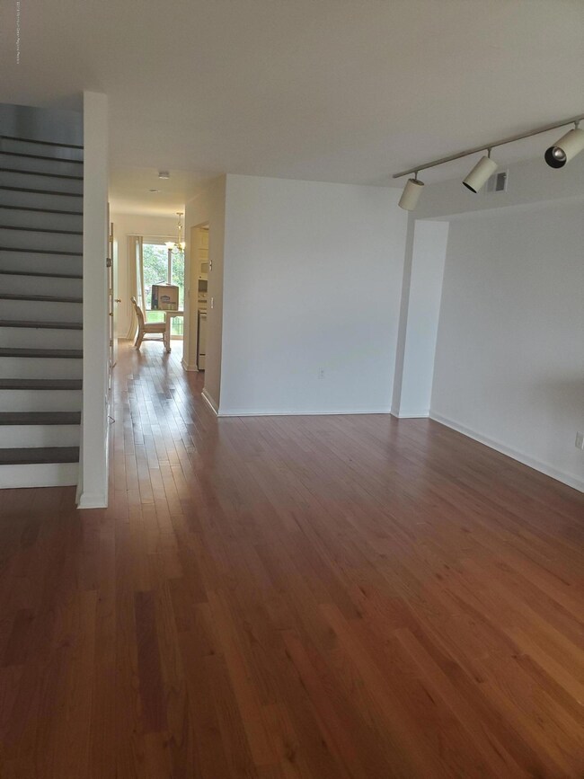 25 Meadow Ave unit 28, Monmouth Beach, NJ 07750 - photo 3