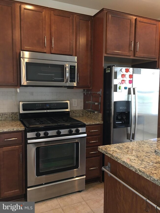 19405 Buckingham Way, Germantown, MD 20874 - photo 4