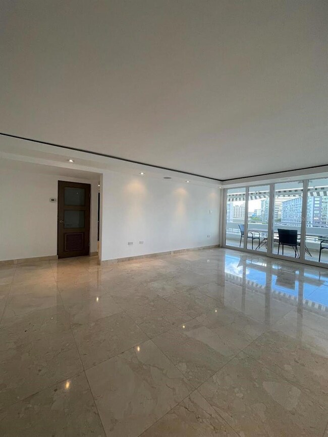 613 Ave Ponce de León unit 10, San Juan, PR 00907 - photo 4