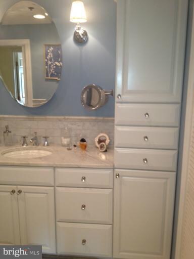 Anchorage Tower unit 1204, Baltimore, MD 21224 - photo 2