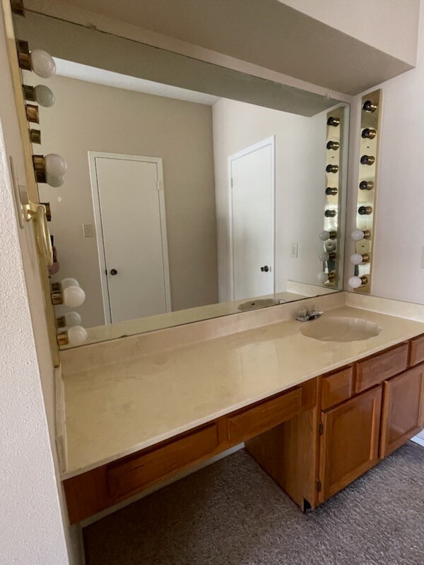 324 Wilcrest Dr unit 324, Houston, TX 77042 - photo 3