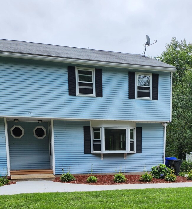 165 Old Derry Rd unit B, Hudson, NH 03051 - photo 4