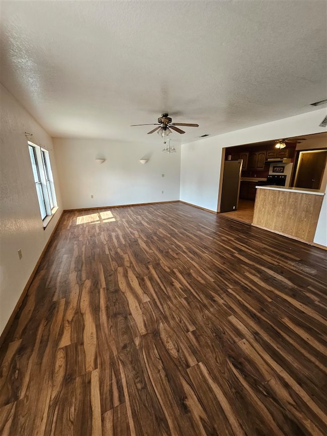 122 W Cafky St, Tipton, OK 73570 - photo 2