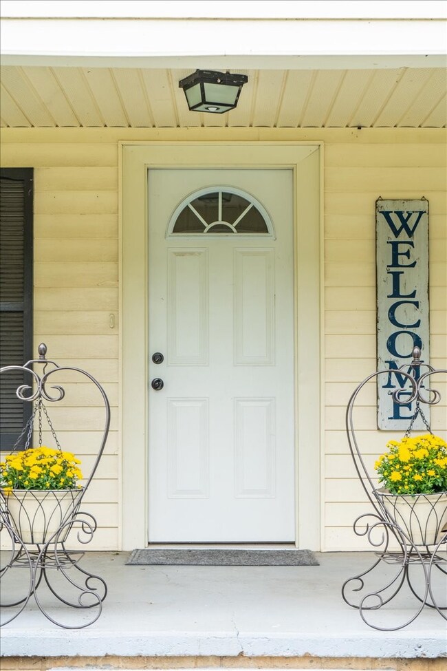 409 E Mclean St, Manchester, TN 37355 - photo 2