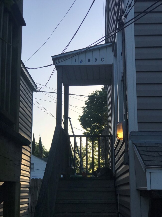 1509 Enid St unit C, Houston, TX 77009 - photo 2