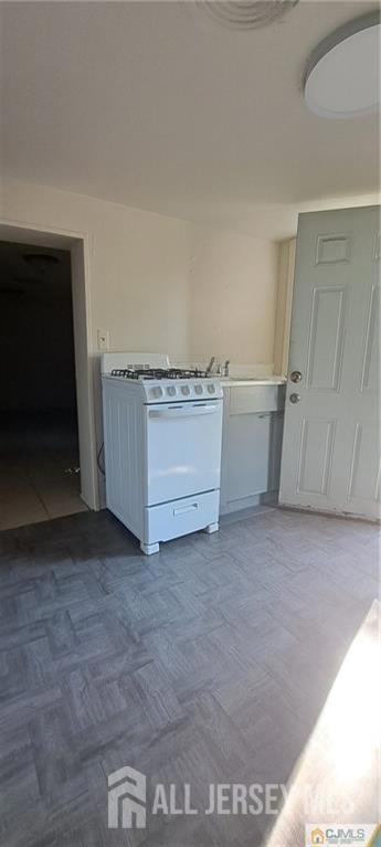 75 Redwood Ave unit Back, Edison, NJ 08817 - photo 6