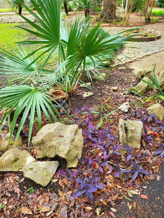 706 Maple St, Sweeny, TX 77480 - photo 5