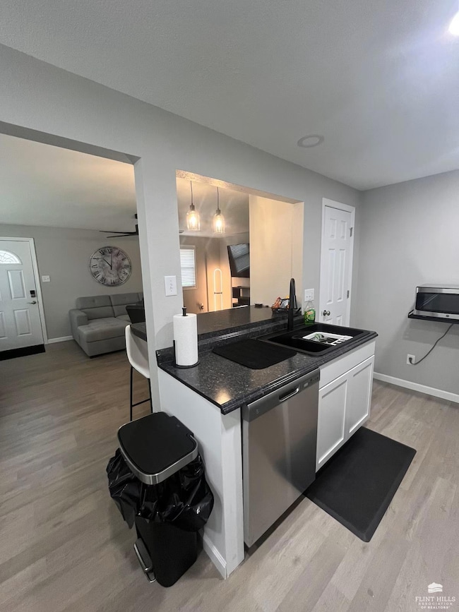 818 Tuttle St, Manhattan, KS 66502 - photo 3