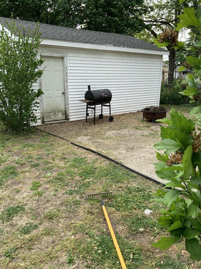 506 Albert Ave, Sturgis, MI 49091 - photo 2