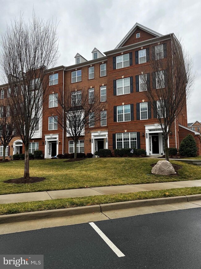 43027 Clarks Mill Terrace, Ashburn, VA 20148 - photo 2