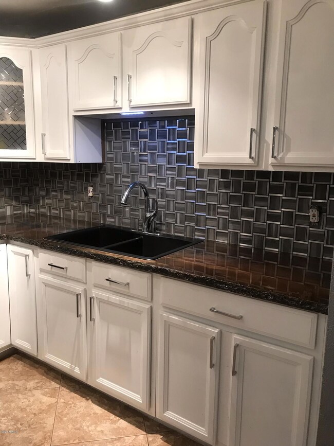 5534 W Berkeley Rd, Phoenix, AZ 85035 - photo 3