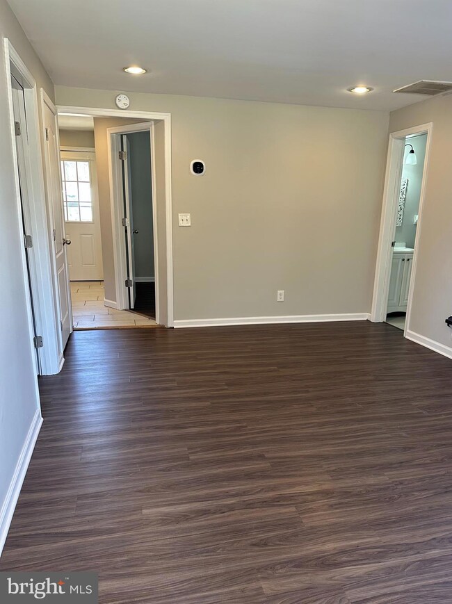 5242 Sands Rd, Lothian, MD 20711 - photo 4