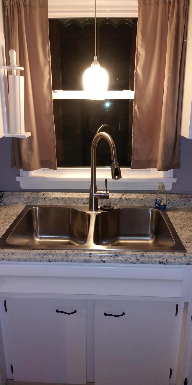 CC9672C3-CADE-4950-A3ED-D40405E07F83