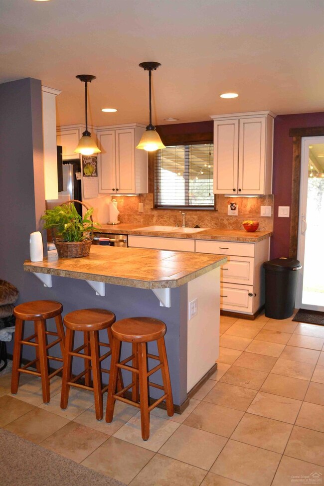 22956 Arroyo Ct, Bend, OR 97701 - photo 5