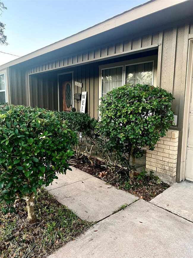 1512 Andrea Dr, Bay City, TX 77414 - photo 2