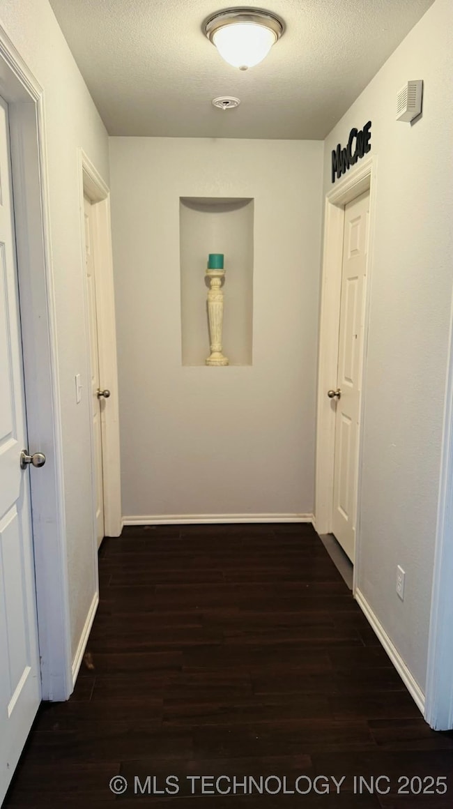 4008 Red Apple Cir, Moore, OK 73160 - photo 3