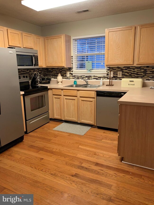 35379 Golf Course Dr, Mechanicsville, MD 20659 - photo 7