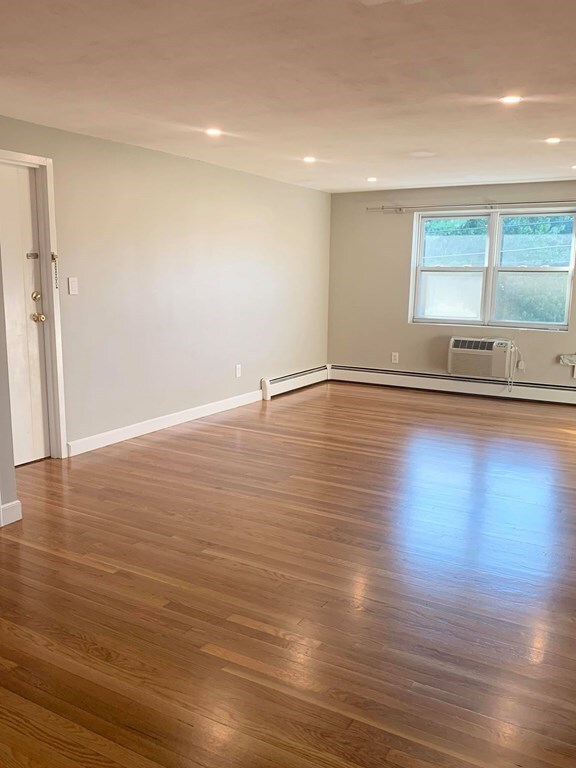 33 Montvale Ave unit 10, Woburn, MA 01801 - photo 4