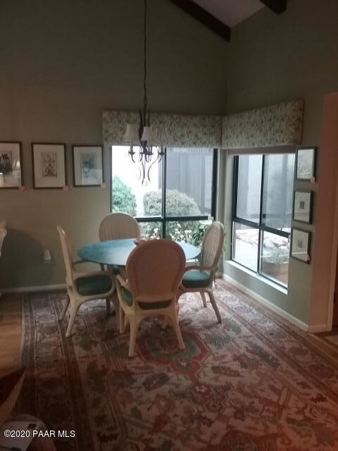 coyote-kitchen-dining