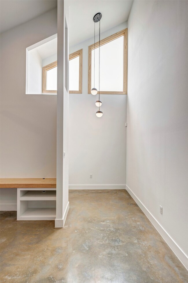 1717 Airline Dr unit B, Houston, TX 77009 - photo 3