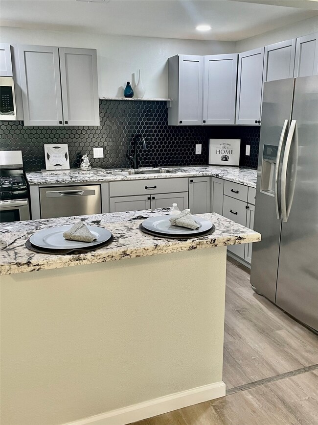 1602 Walton St, Houston, TX 77009 - photo 6