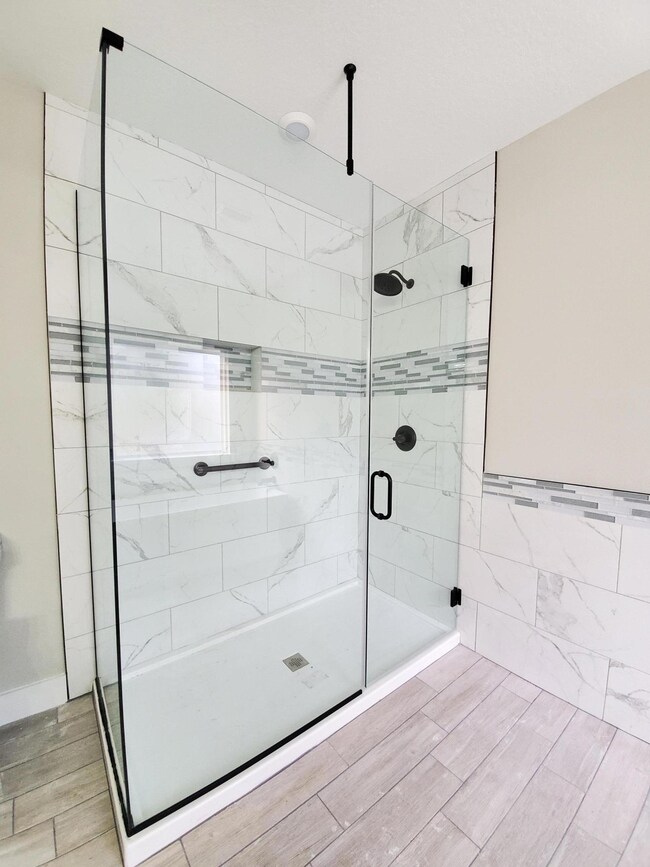 6308 Antigone Circle Master Shower