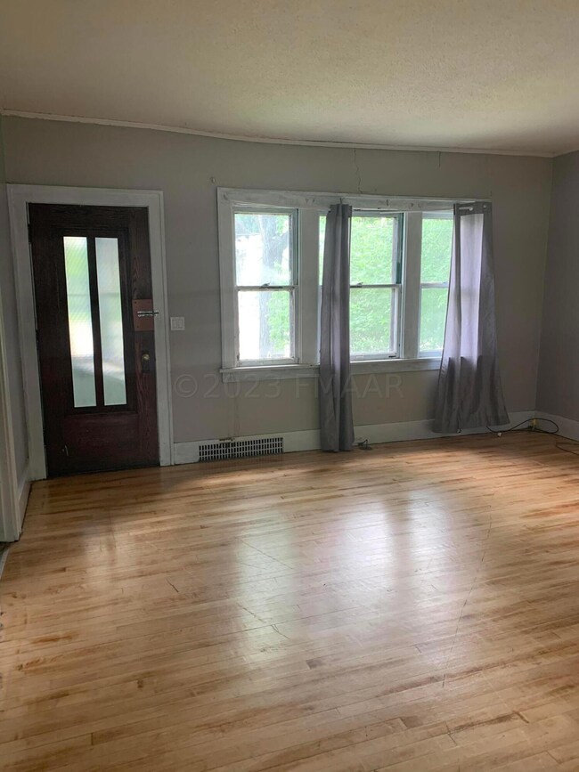 1034 University Dr N, Fargo, ND 58102 - photo 4