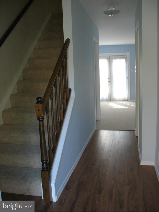 6455 Shannon Station Ct, Springfield, VA 22152 - photo 2