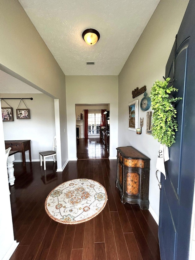 4 Foyer