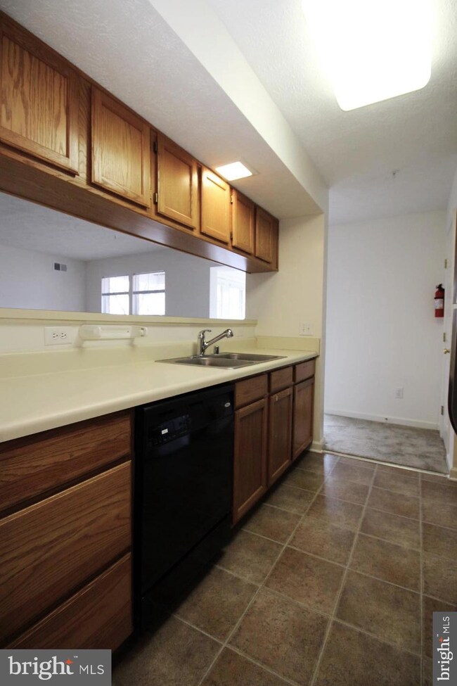 3560 Sherbrooke Cir, Woodbridge, VA 22192 - photo 5