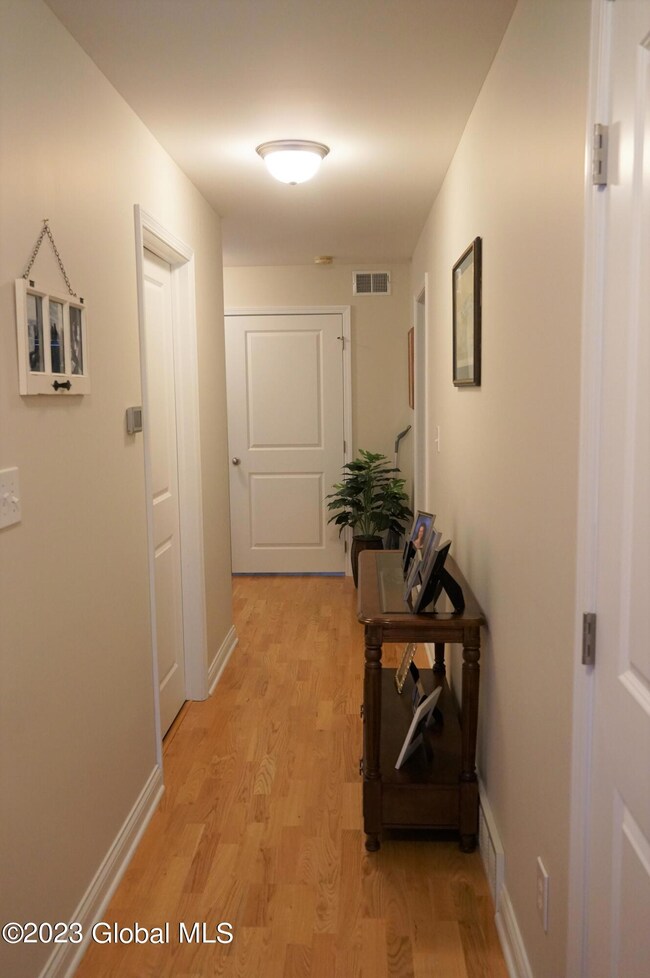 402 Royale Ct, Troy, NY 12180 - photo 3