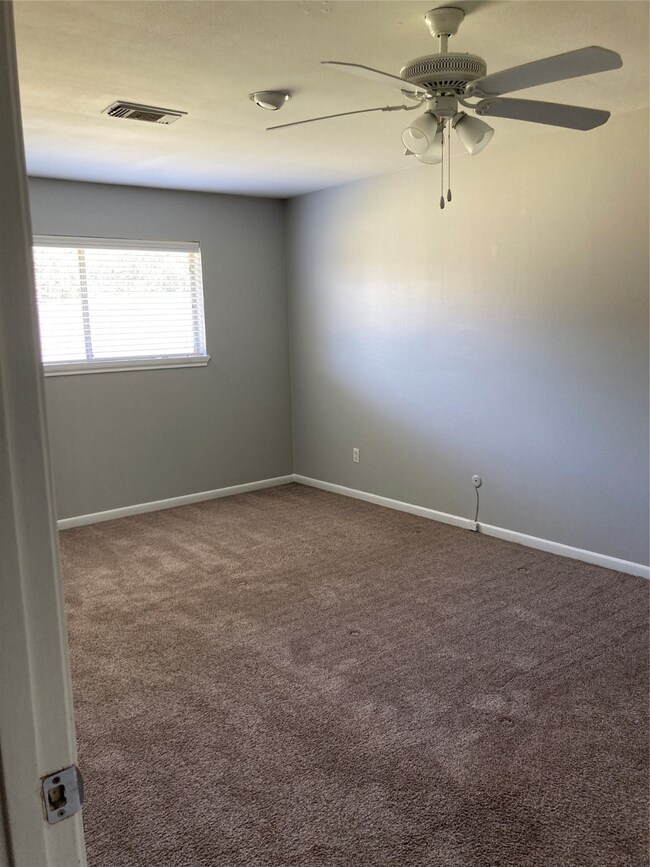 1203 Bayou Dr, Alvin, TX 77511 - photo 7