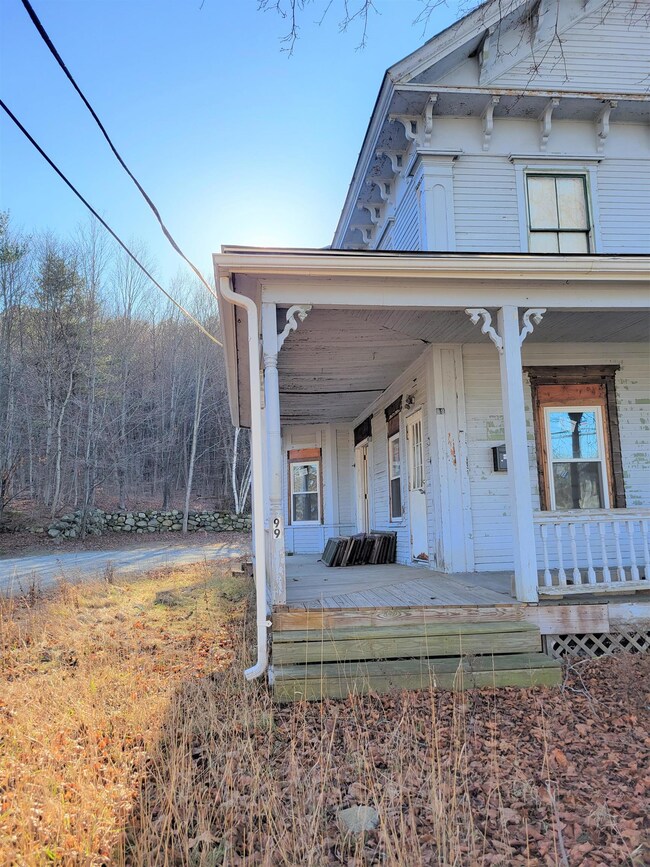 99 Chestnut St, Claremont, NH 03743 - photo 6