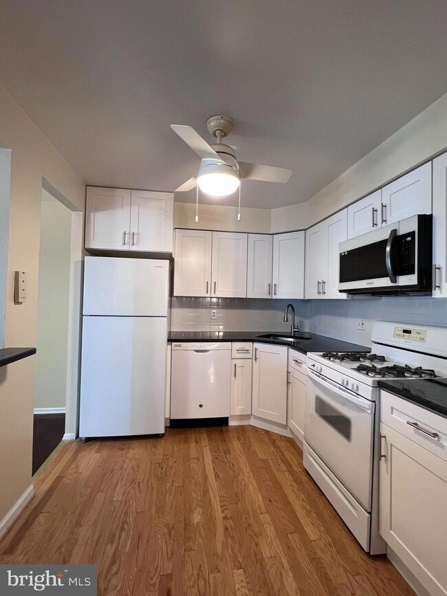 301 Byberry Rd unit E8, Philadelphia, PA 19116 - photo 5