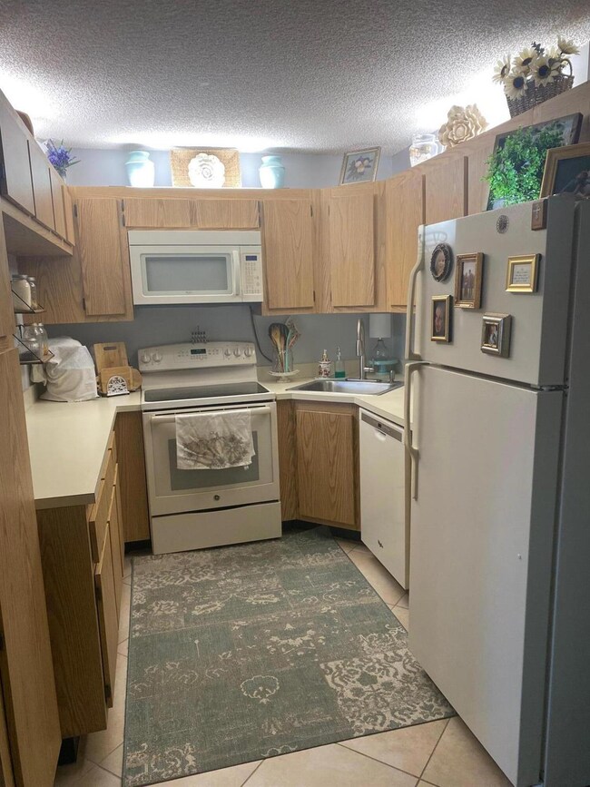 818 Sky Pine Way unit 52, Greenacres, FL 33415 - photo 5