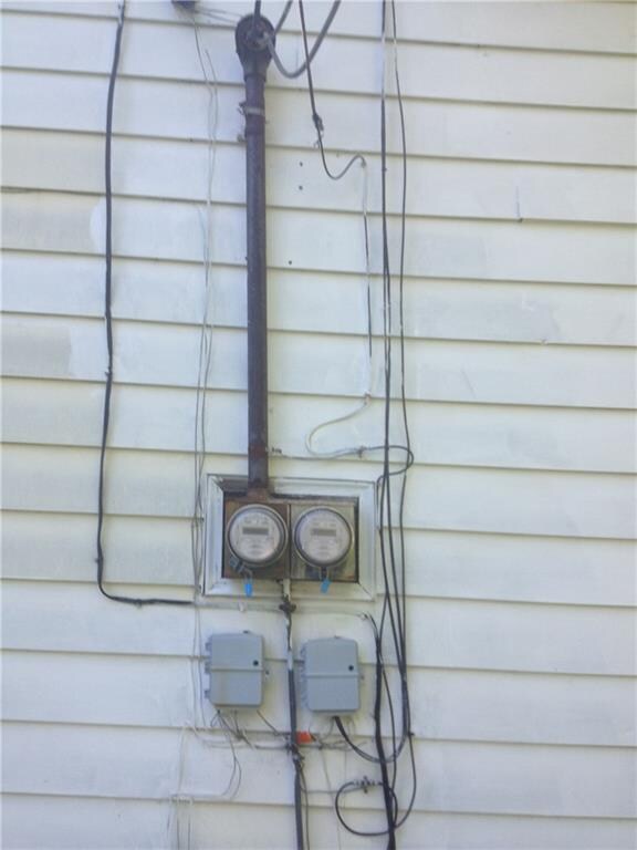 1105 W 11th St, Anderson, IN 46016 - photo 4