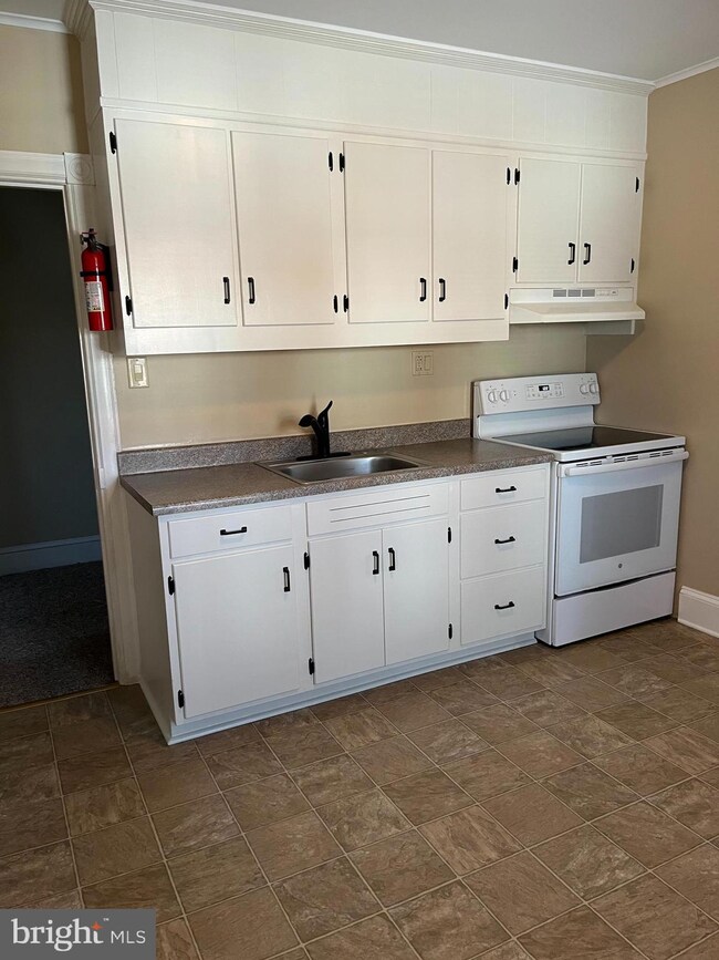 542 Main St, Pennsburg, PA 18073 - photo 4