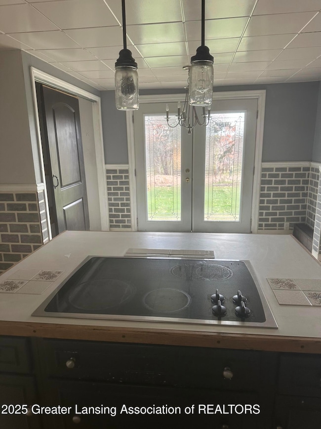 9469 Rossman Hwy, Eaton Rapids, MI 48827 - photo 6